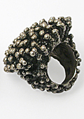 Luxurious Anemone ring