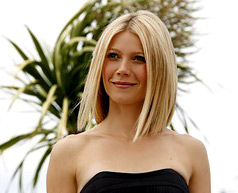 Gwyneth Paltrow covers her body in coffee, olive oil and honey to make her skin smooth