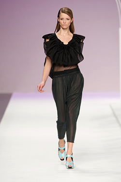 White, gray and black in the collection of Amaya Arzuaga