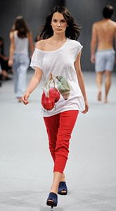 UNDERCOLORS OF BENETTON Spring-Summer 2011 Collection