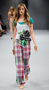 UNDERCOLORS OF BENETTON Spring-Summer 2011 Collection
