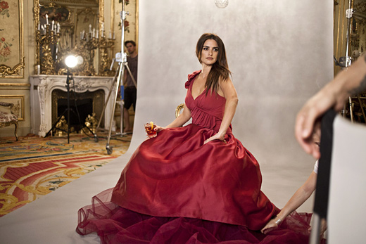 Penelope Cruz announced as leading star in Campari Calendar 2013