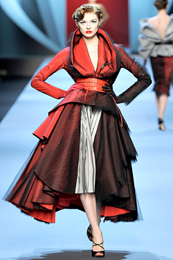 The Haute Couture Paris Fashion Week Spring-Summer 2011 began