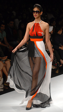 Retro fashion from Lakme Fashion Week 2012 