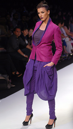 Retro fashion from Lakme Fashion Week 2012 