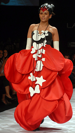 Retro fashion from Lakme Fashion Week 2012 