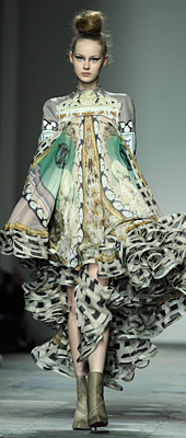 London Fashion Week presented new season fashion trends for Fall-Winter 2012-2013