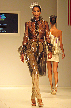 TAU Spring-Summer Collection 2010 Philosophy – Maria Lafuente