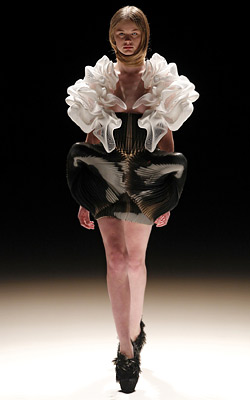 Mercedes-Benz fashion week and ELLE present Iris van Herpen