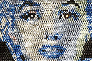  Merilin Monroe and Barack Obama portraits made of jewels