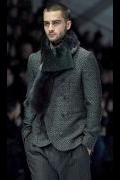 Photo 2 from album Emporio Armani Fall-Winter 2017-2018 ready-to-wear menswear collection during the Milan Men`s Fashion Week