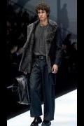 Photo 4 from album Emporio Armani Fall-Winter 2017-2018 ready-to-wear menswear collection during the Milan Men`s Fashion Week
